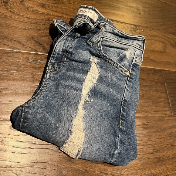 GUESS jean shorts and GUESS jeans - Picture 4 of 11